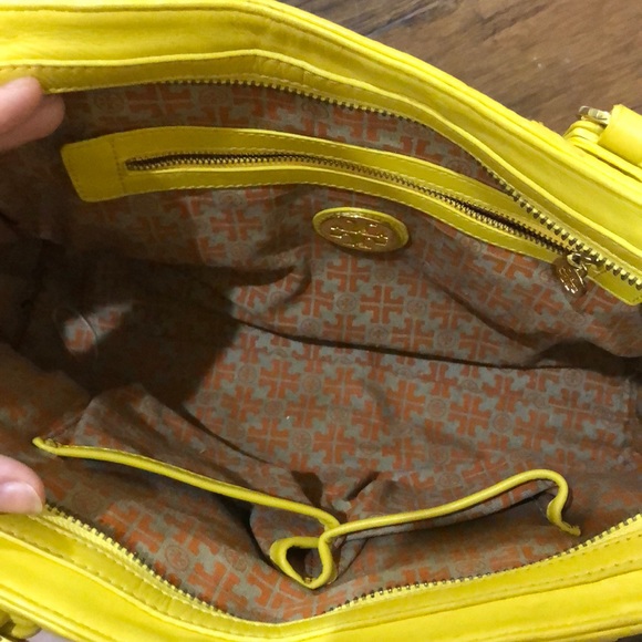 spring Tory Burch purse! - Picture 4 of 5